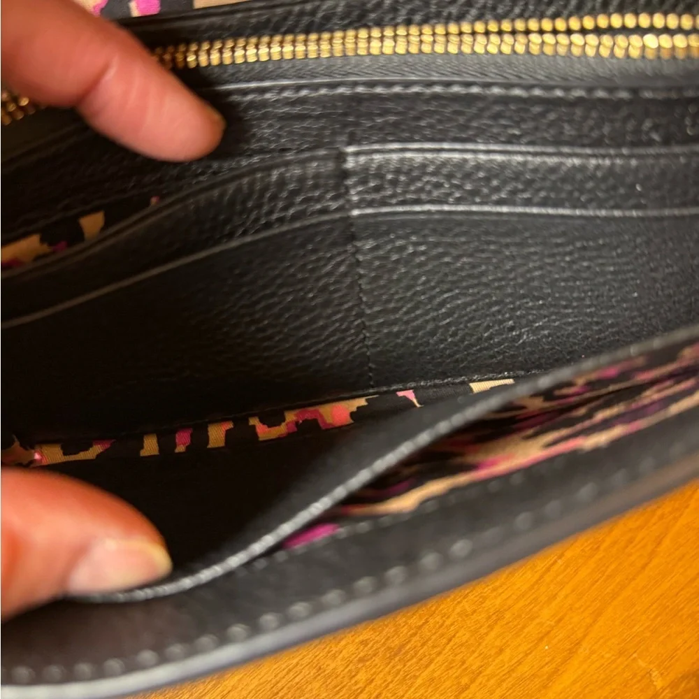 Vera Bradley Black Pebbled Leather Studded Wallet Leopard Print Interior 4”x7” - Picture 7 of 10